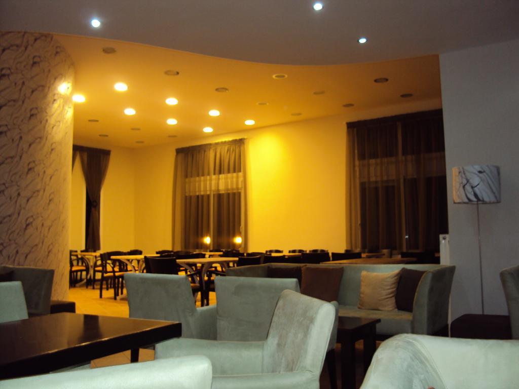 Zervi Aitheron Hotel Air Park מראה חיצוני תמונה