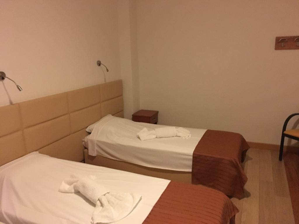Zervi Aitheron Hotel Air Park מראה חיצוני תמונה