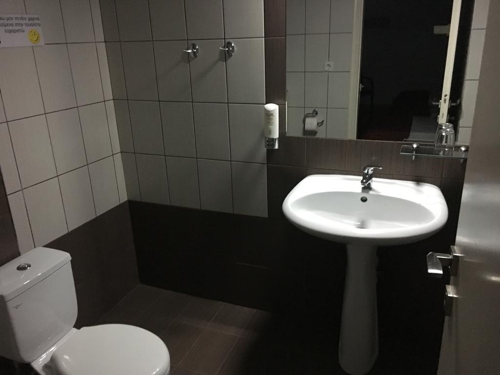 Zervi Aitheron Hotel Air Park מראה חיצוני תמונה