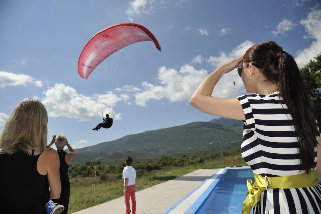 Zervi Aitheron Hotel Air Park מראה חיצוני תמונה