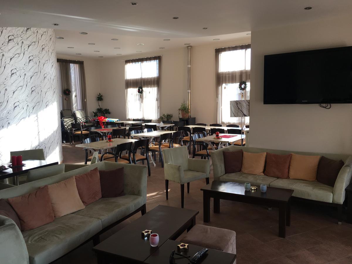 Zervi Aitheron Hotel Air Park מראה חיצוני תמונה